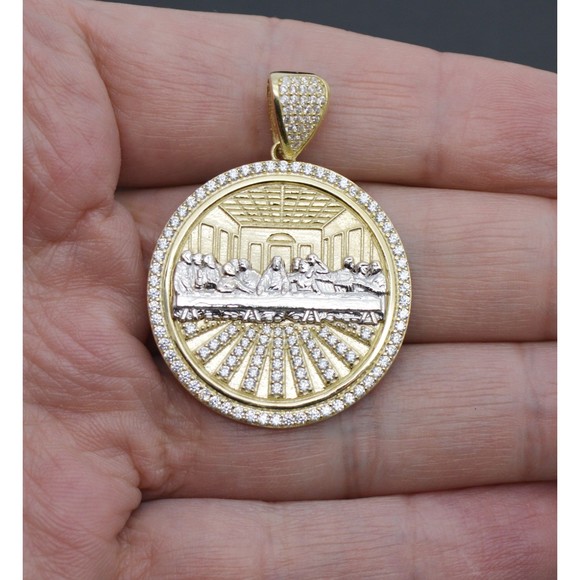 Real 10k Gold Last Supper Round Jesus Medallion Charm Pendant 30.5mm 7.2 gr - Picture 3 of 7